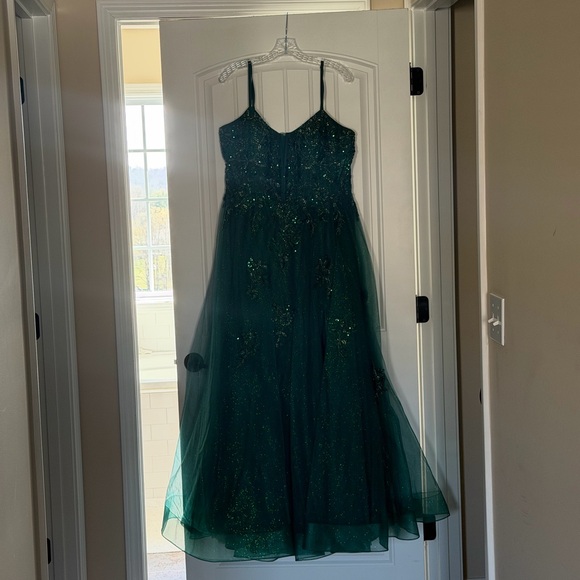 David's Bridal Jules & Cleo Emerald Green Beaded Floral Glitter Tulle Gown - Picture 9 of 11